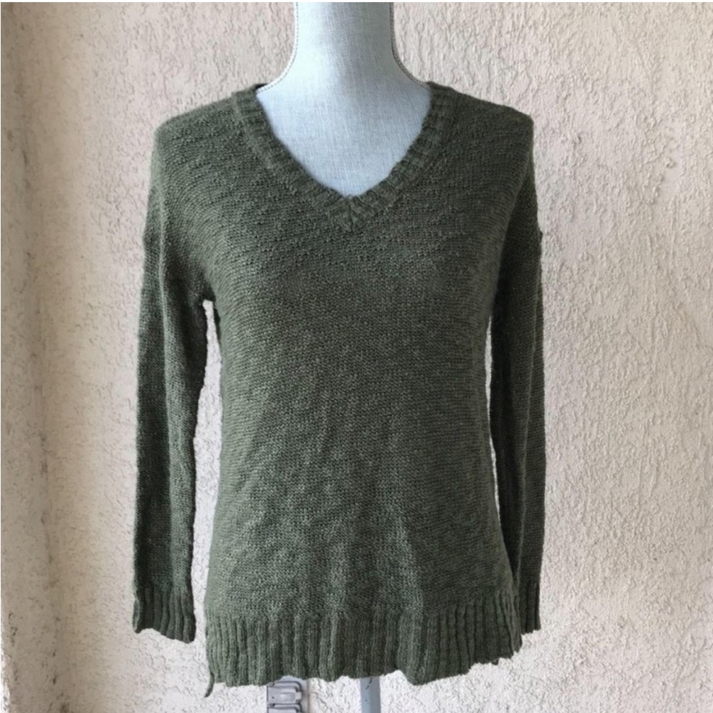 Charlotte Russe Olive Green V-Neck Pullover Sweater Women's Size XS